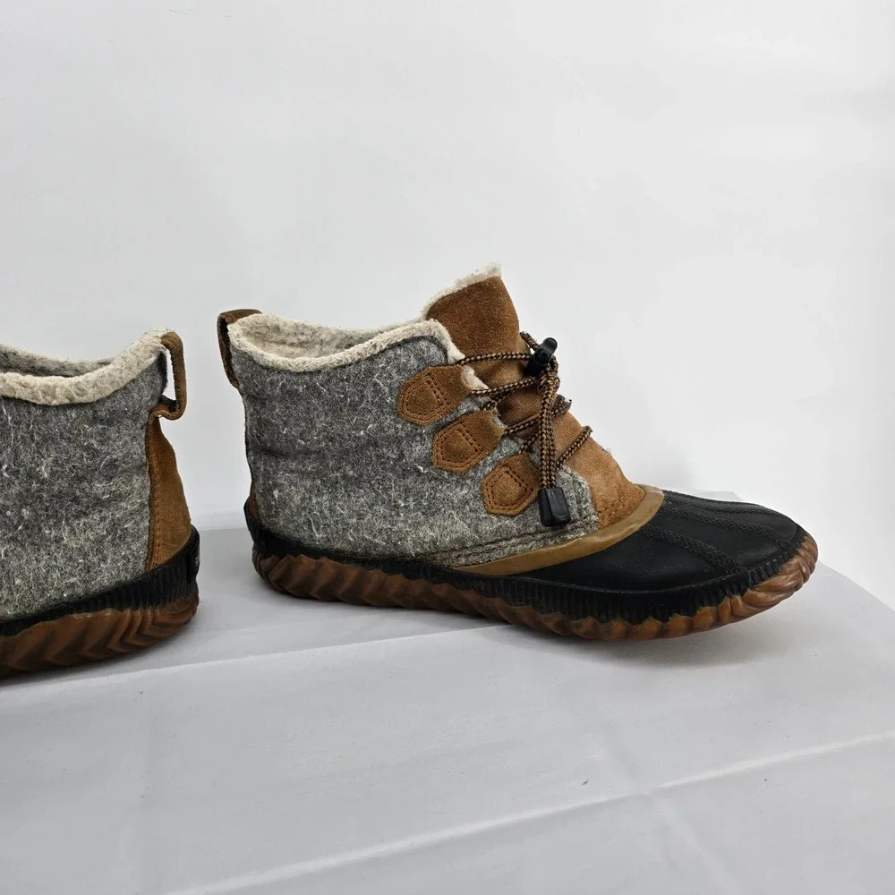 Sorel Out N About Plus Gray Felt‎ Tan Suede Waterproof Duck Boots Mens 7